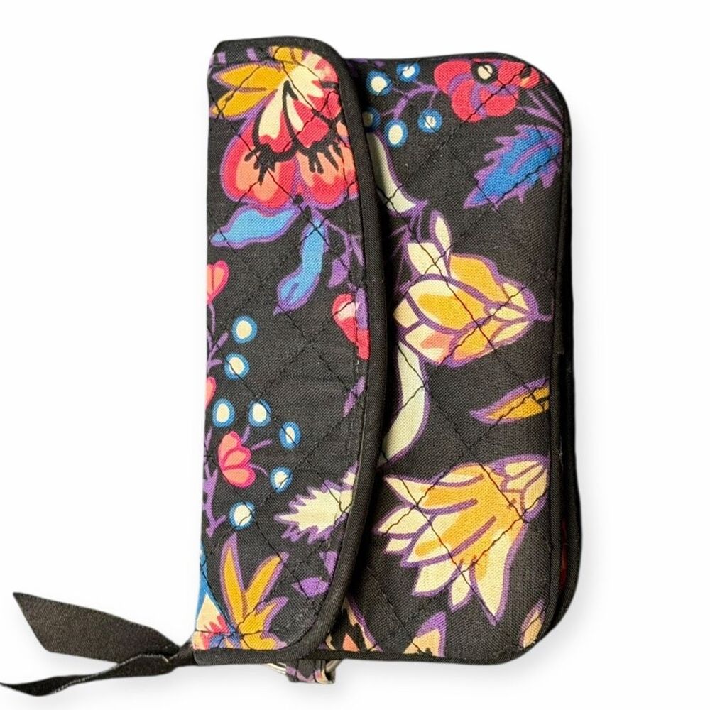 VERA BRADLEY Women’s Multicolor Wildflower Garden Zip ID Coin Wallet Keychain OS